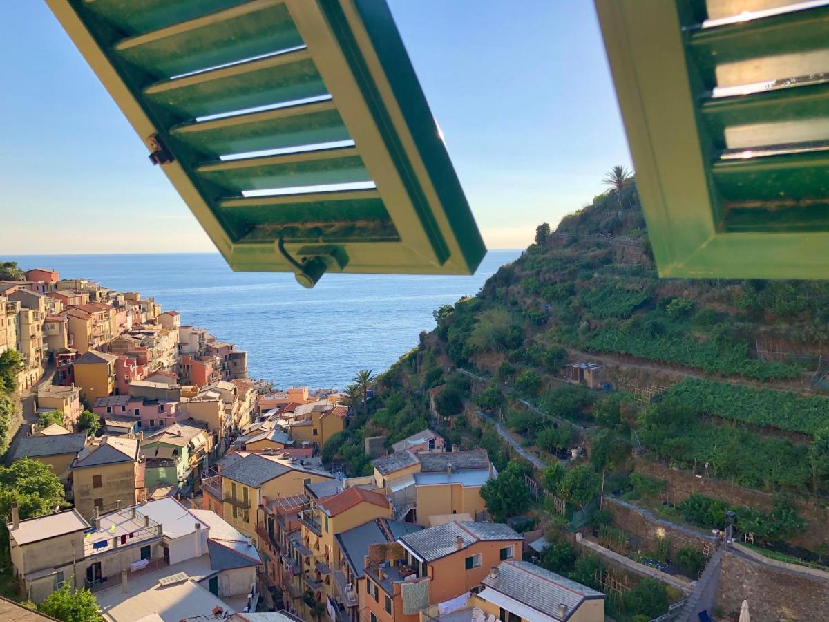 L' Attico Giallo Oro Di Giulia Манарола Экстерьер фото